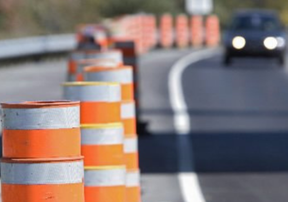 Construction work on an elevated intersection: Chemin Sainte-Marie and Rue Meloche